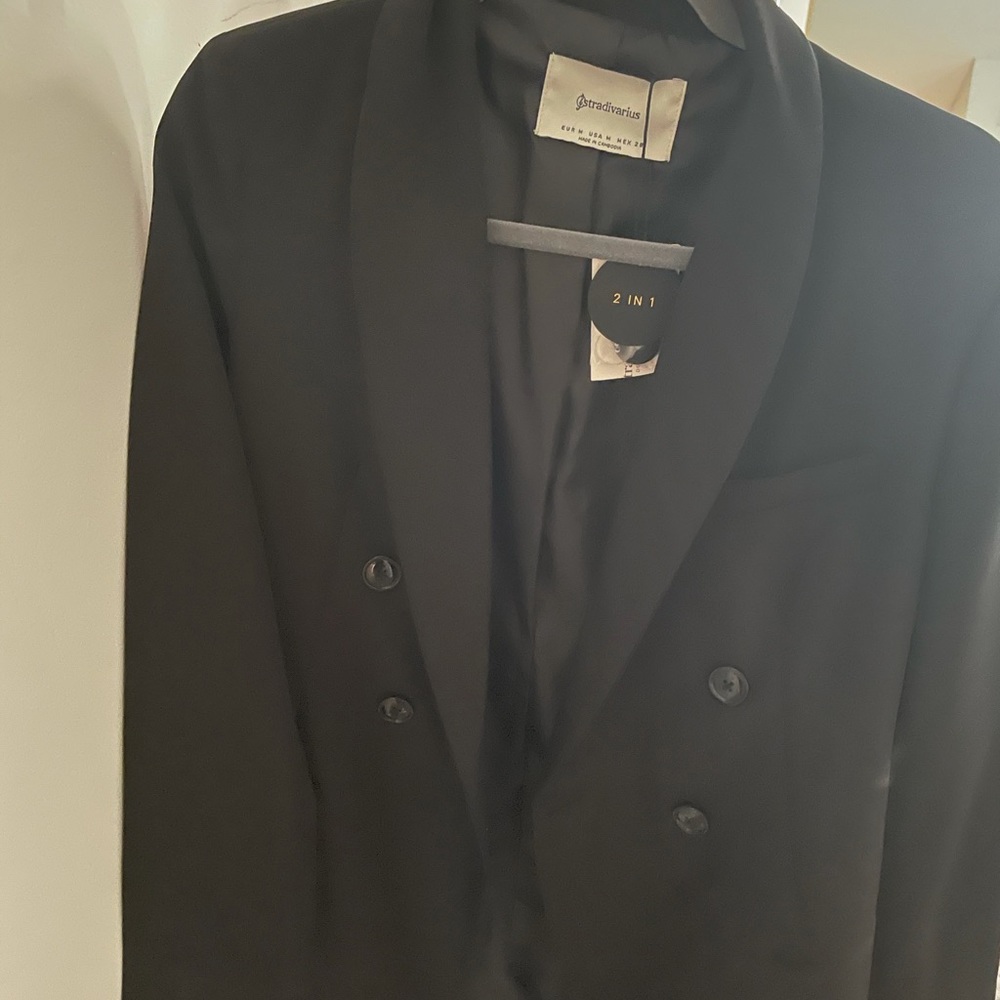 Blazer - Picture 2 of 3